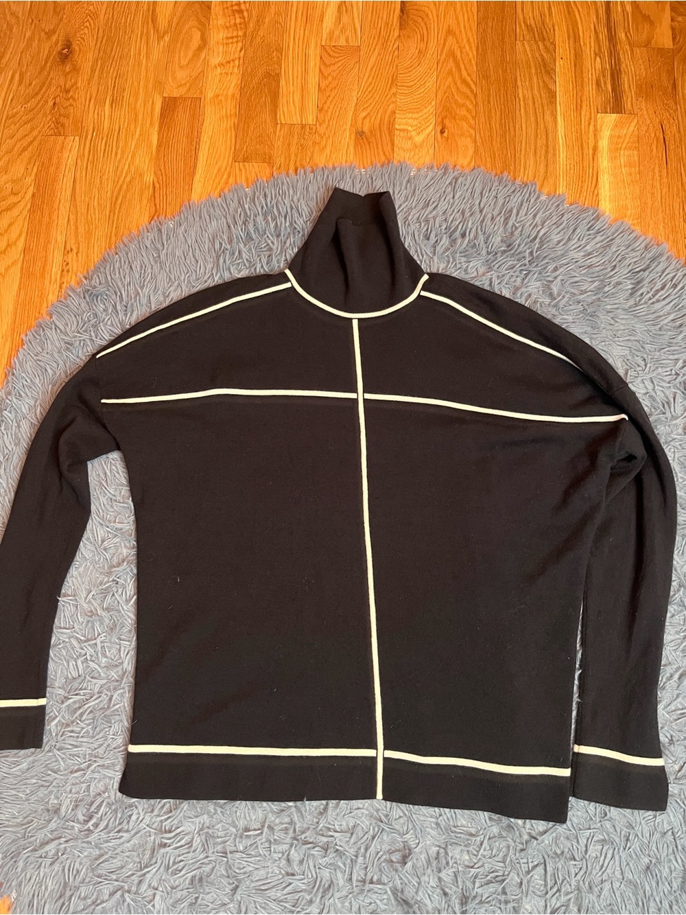 Worth Black Turtleneck Sweater Cream Contrast Piping 100% Wool Size L